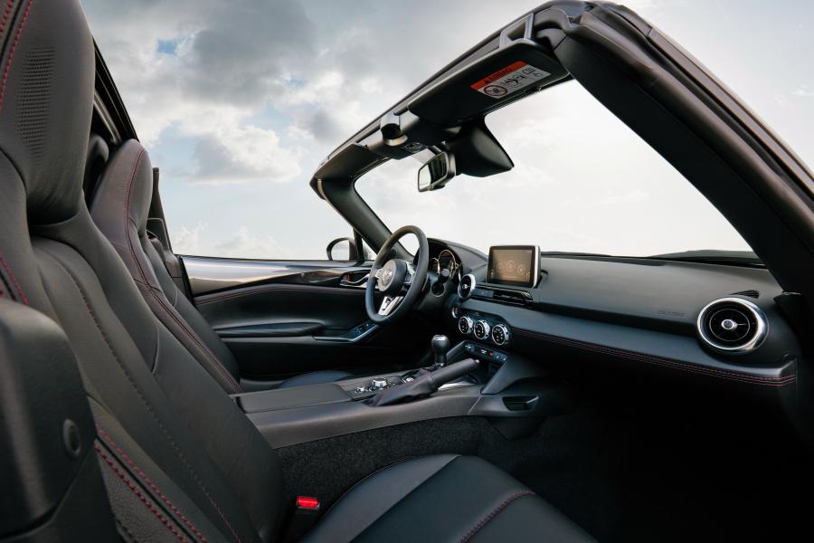 Интерьер Mazda MX-5 Miata RF (ND) 2016 года  (WW) (фото 25 из 48)